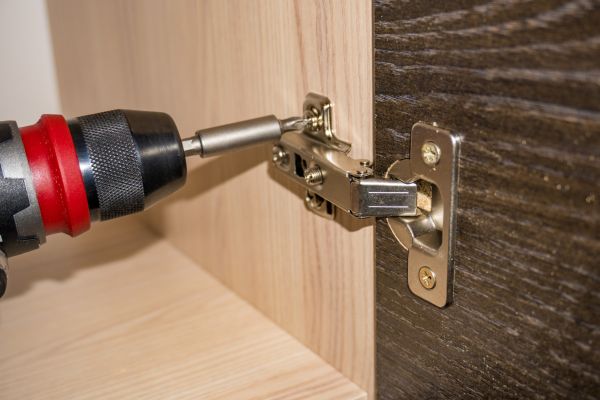 Cabinet Hinge Replacement in Helotes