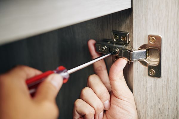 Cabinet Hinge Installation in Helotes